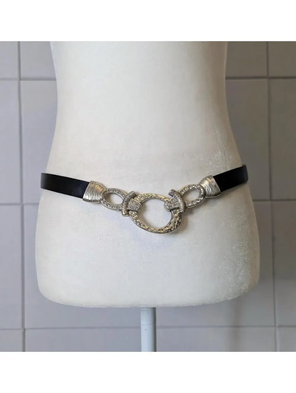 Chico's black leather skinny belt w/ hammered O-ring rhinestone clasp - Picture 1 of 6